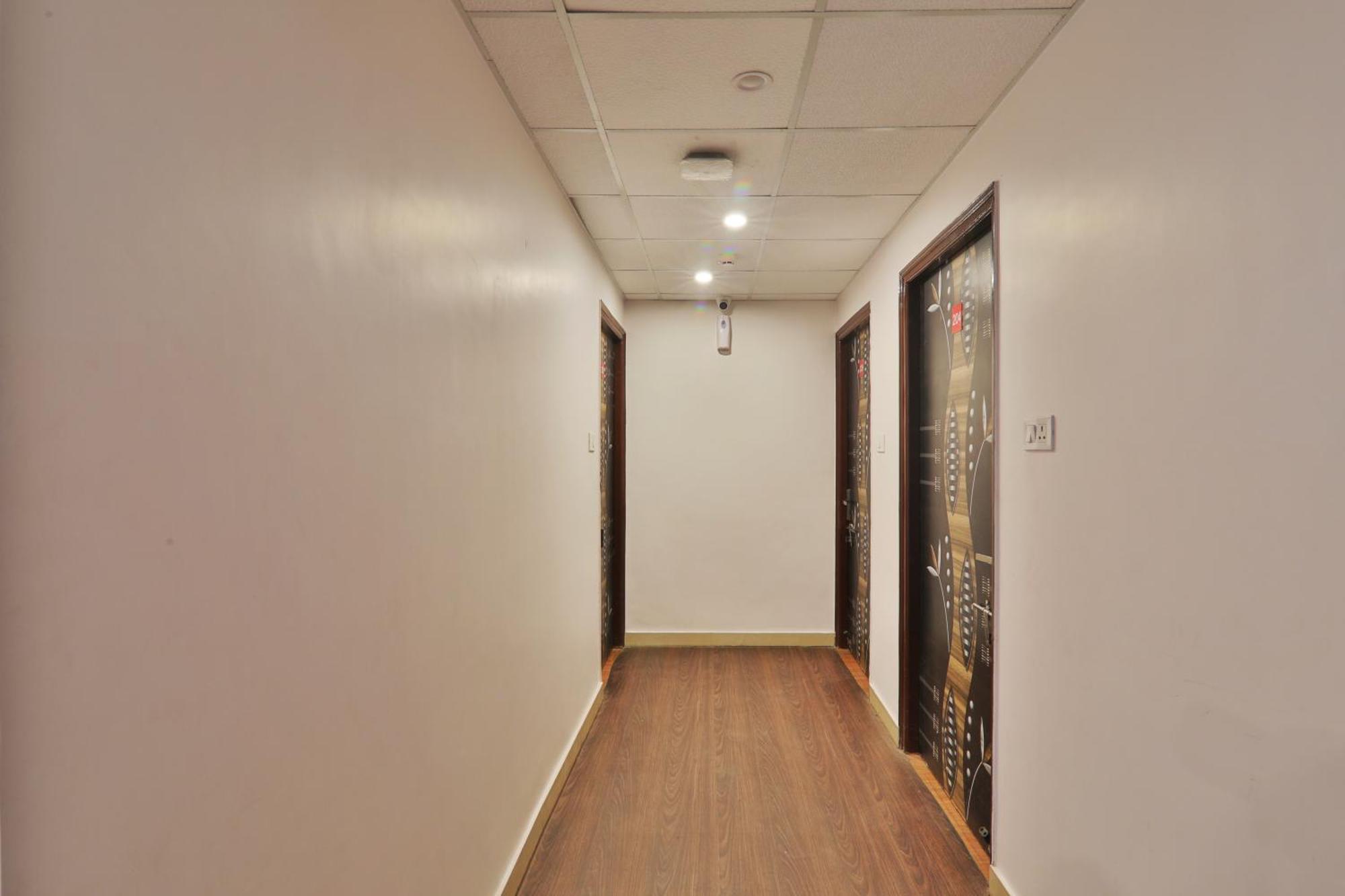 Divine Glory Hotel Лакнау Екстериор снимка