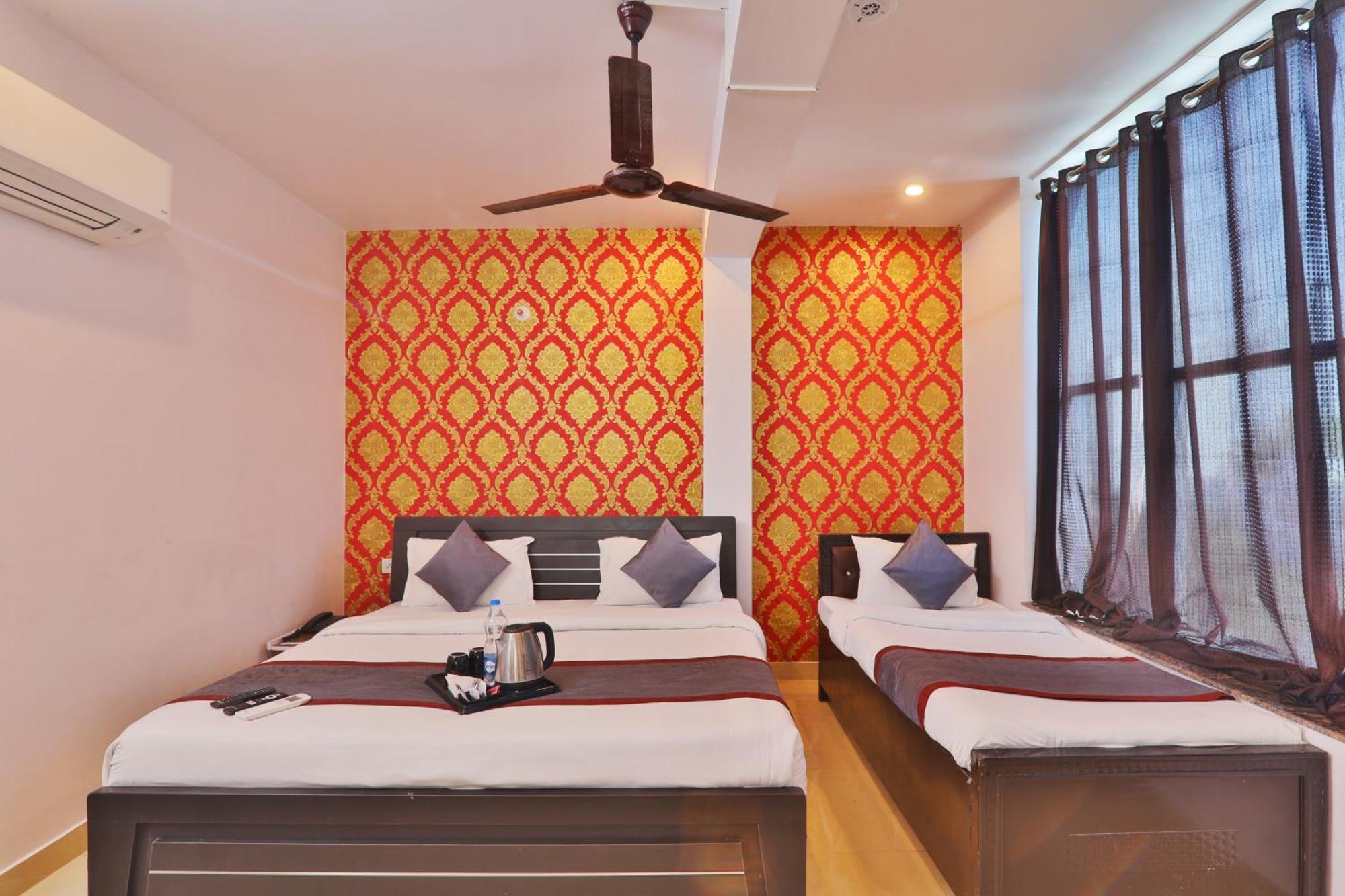 Divine Glory Hotel Лакнау Екстериор снимка