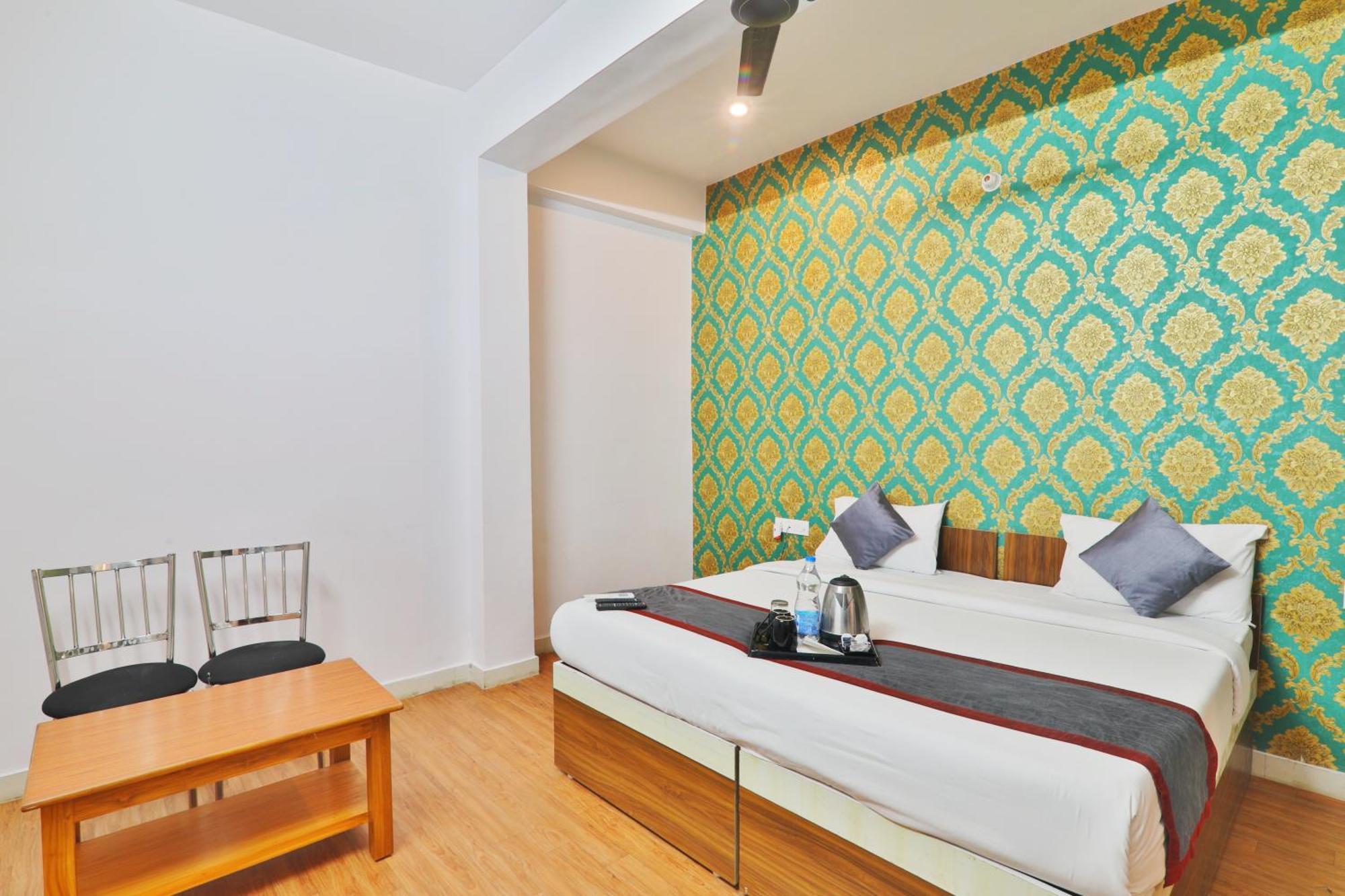Divine Glory Hotel Лакнау Екстериор снимка