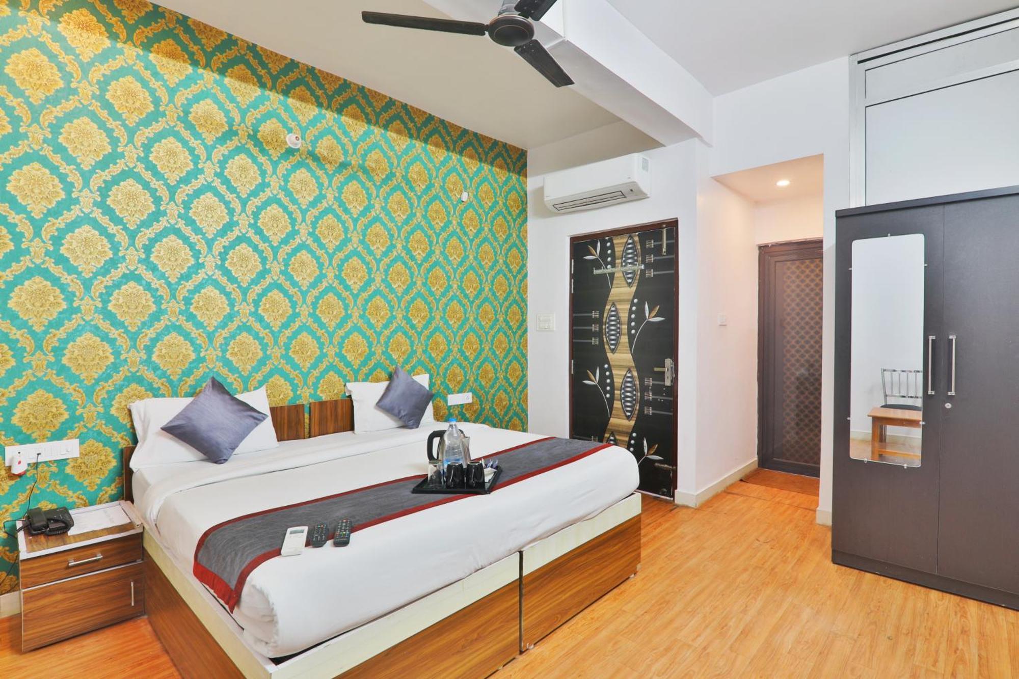 Divine Glory Hotel Лакнау Екстериор снимка