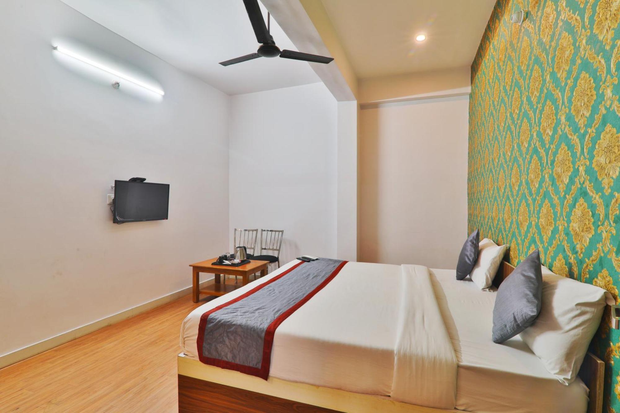 Divine Glory Hotel Лакнау Екстериор снимка